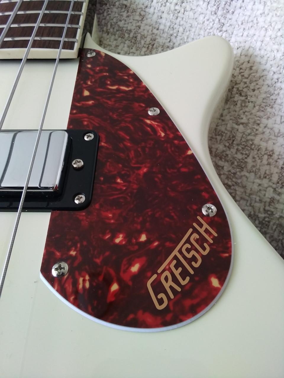 Gretsch Streamliner Jet Club Bass Vintage White z.g.a.n. 175 euro