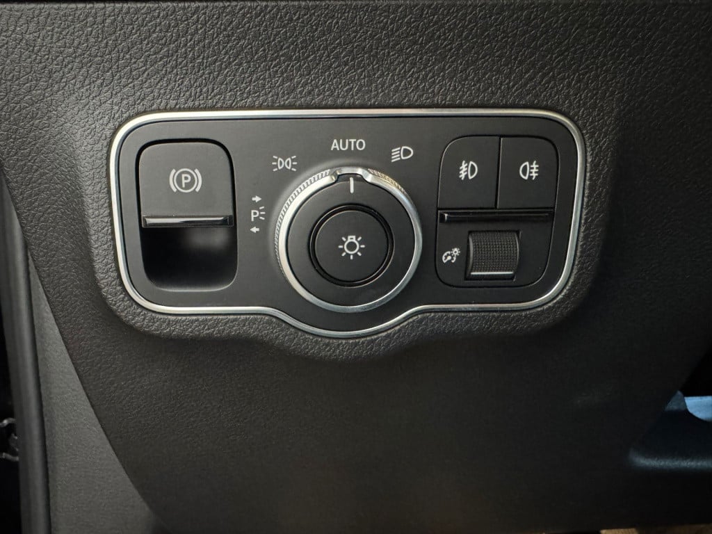 Mercedes-Benz Glb 200 business solution