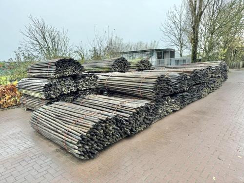 Gecreosoteerde Boompalen 2,5 M met punt en zonder