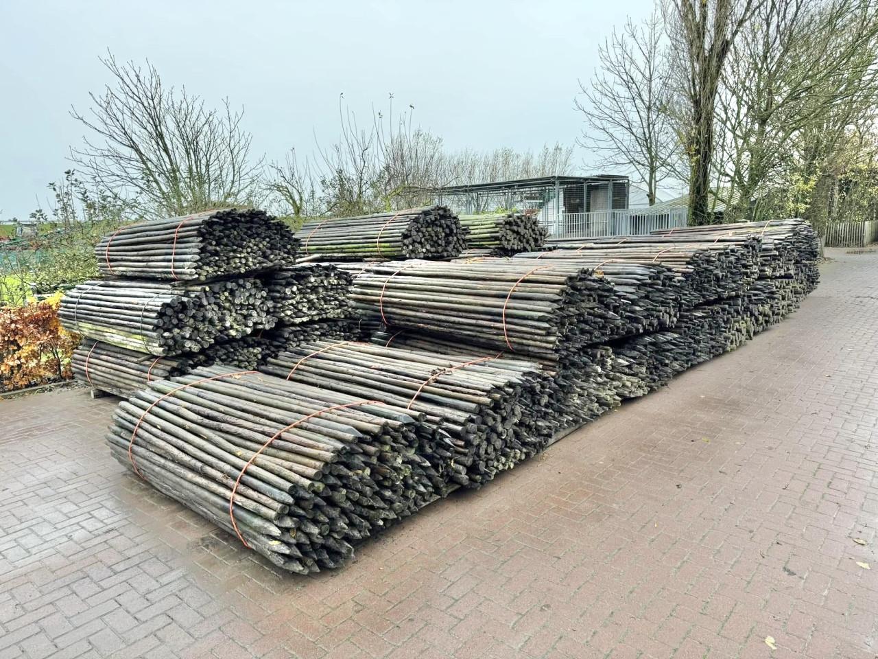 Gecreosoteerde Boompalen 2,5 M met punt en zonder
