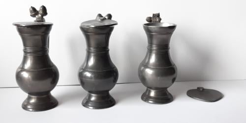 3 kleine tinnen eikel kannetjes