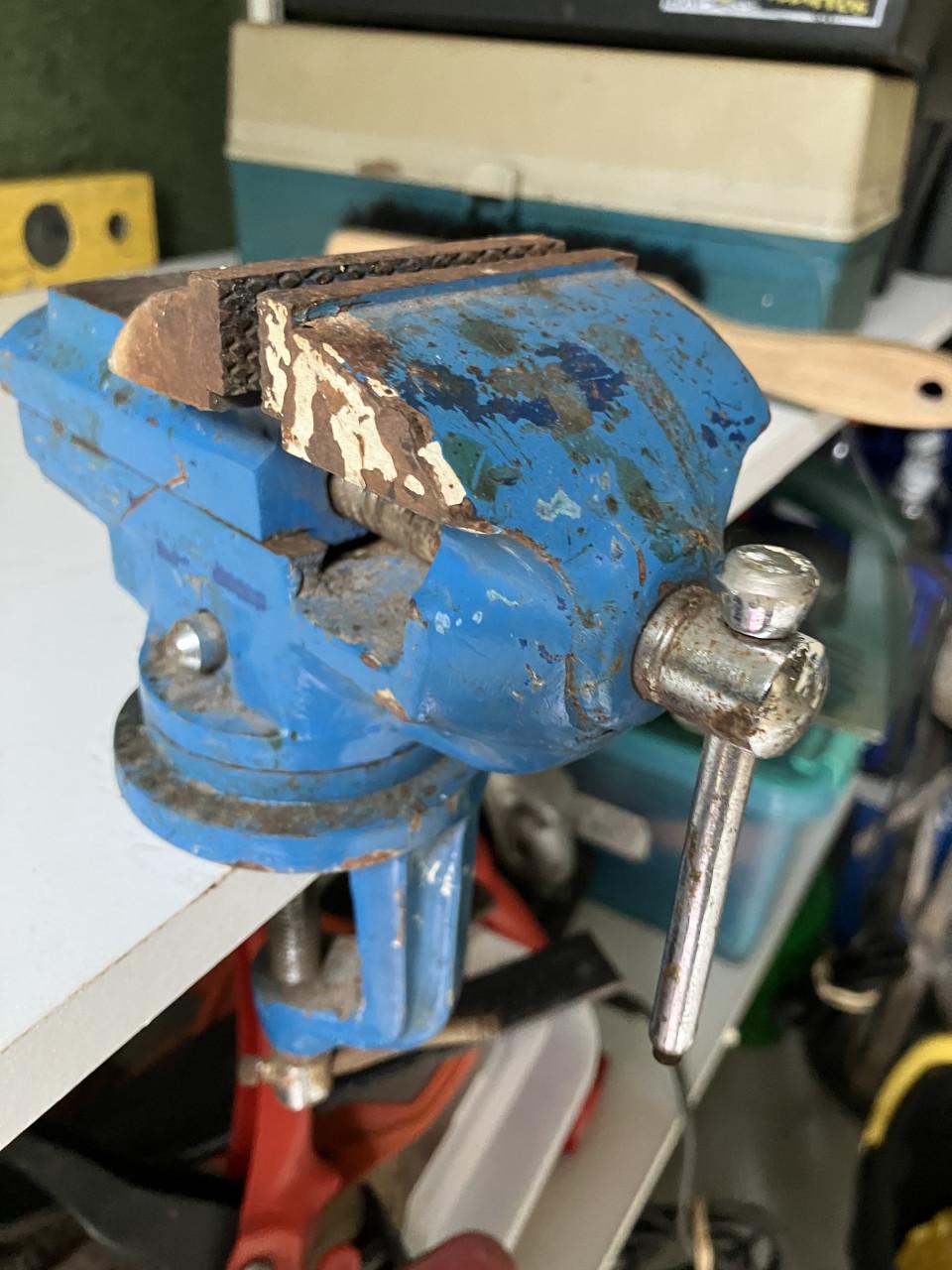 Te koop 2 bankschroeven in goede staat