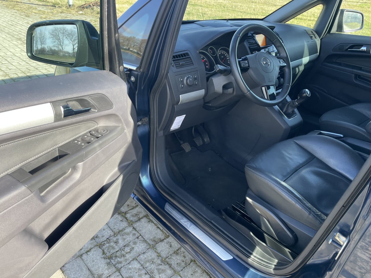 Opel zafira 1.6 cosmo 7 zits 2012