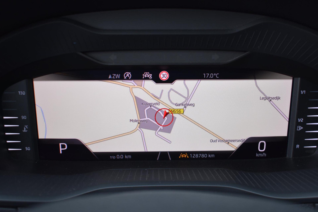 Skoda Karoq 1.5 tsi act | leder | trekhaak | camera | apple carplay | andro