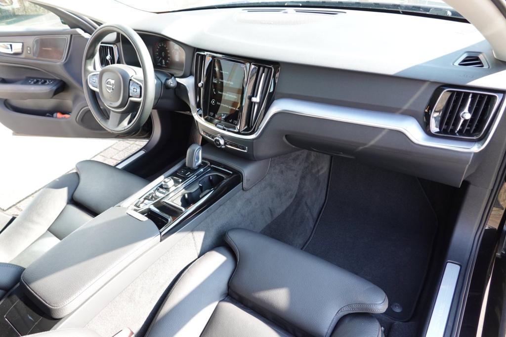 Volvo V60 2.0 t6 recharge awd business pro