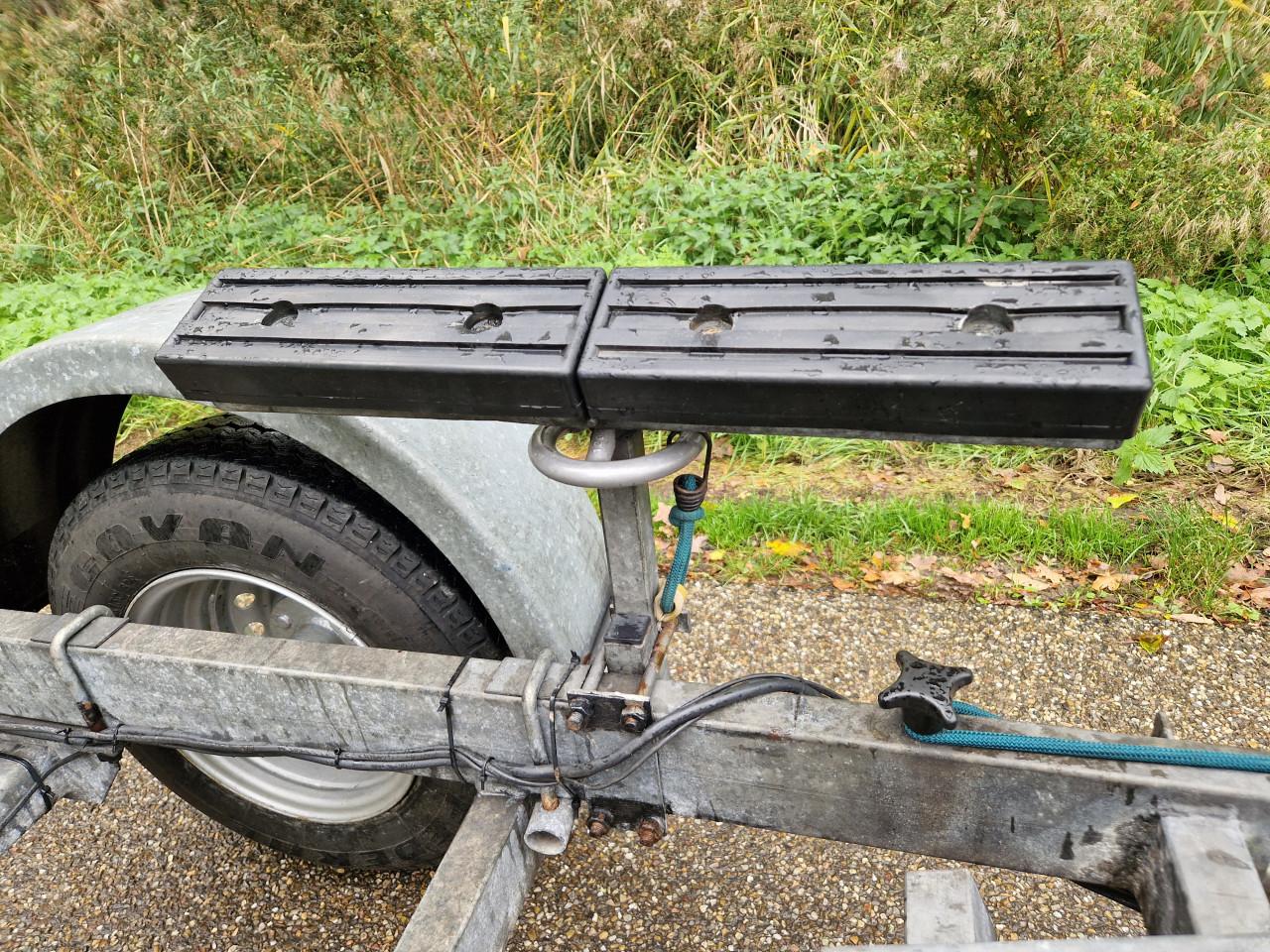 PEGA kantel trailer 750 kg in goede staat en zeer compleet