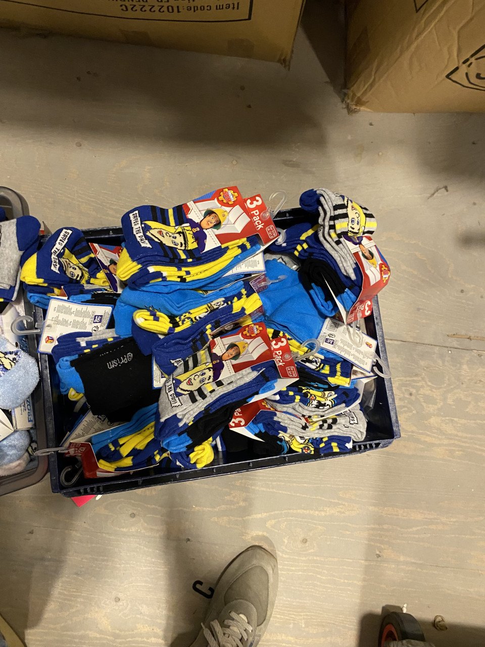 Disney kindersokken nieuw.Bundels van drie paar.100 stuks