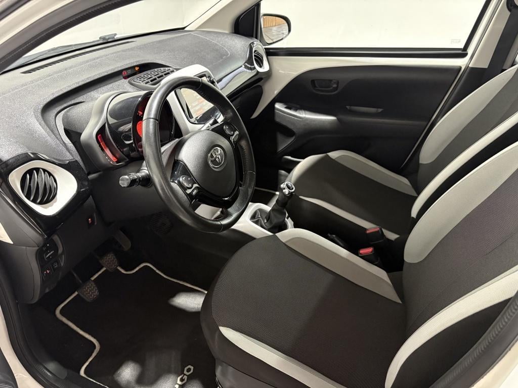Toyota Aygo 1.0 vvt-i x-pure | lichtmetaal | airco |