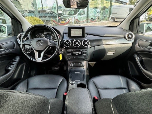 Mercedes-Benz B-Klasse 180 ambition l leder twin l airco l becker map pilot