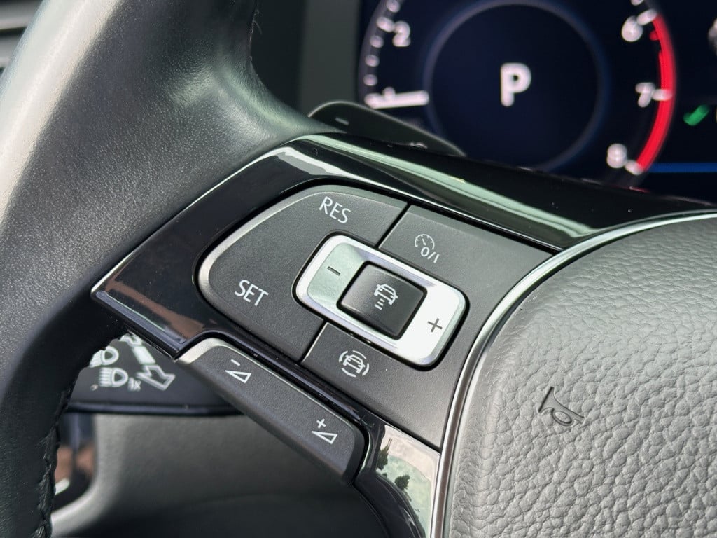 Volkswagen Golf 1.5 tsi 150pk dsg highline | camera | virtual cockpit | tre