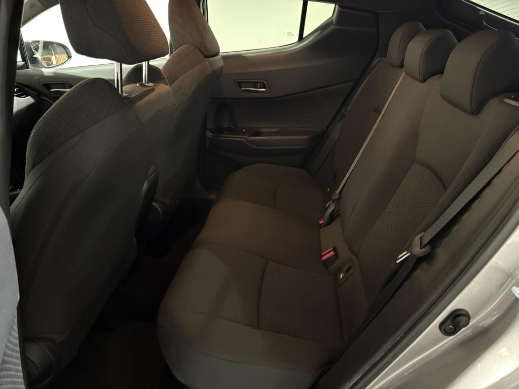 Toyota C-hr 1.8 hybrid dynamic | navi | camera | trekhaak |