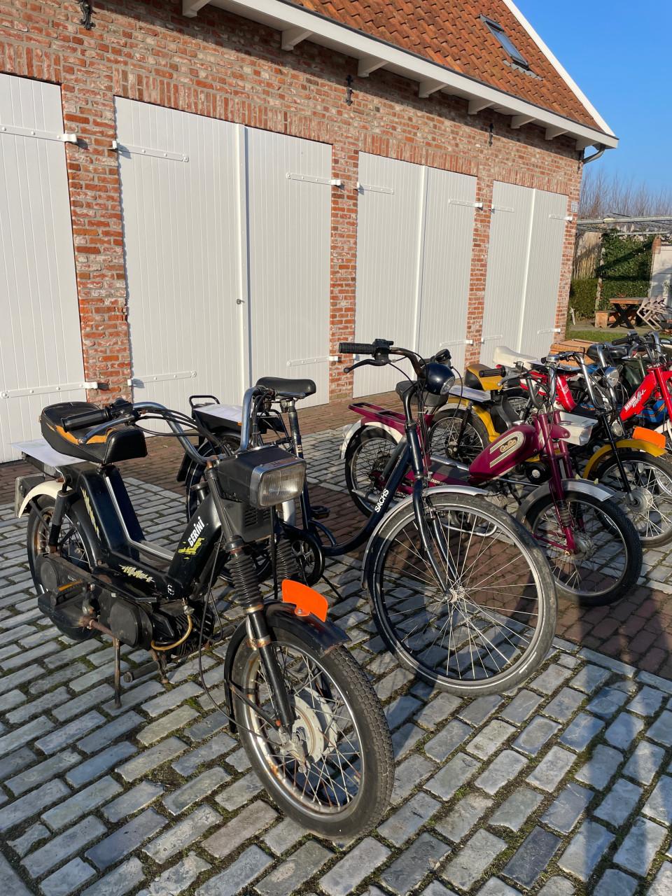 Brommertjes 10 stuks in 1 koop 2000€