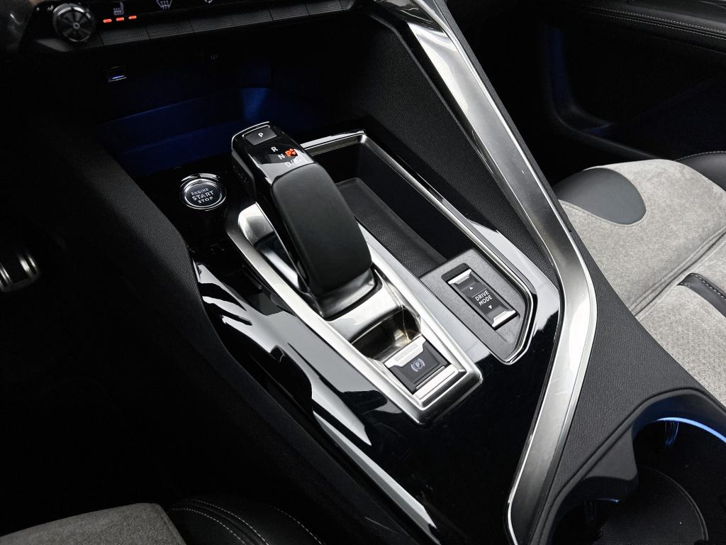 Peugeot 3008 1.6 hybrid 225 gt pack business | rijklaar | elektische koffer