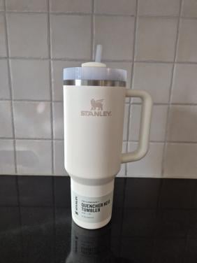 Stanley Quencher H2.0 FlowState Tumbler van 1.18 liter.