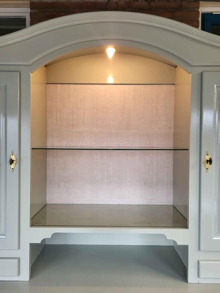 Prachtige buffetkast in de kleur saliegroen