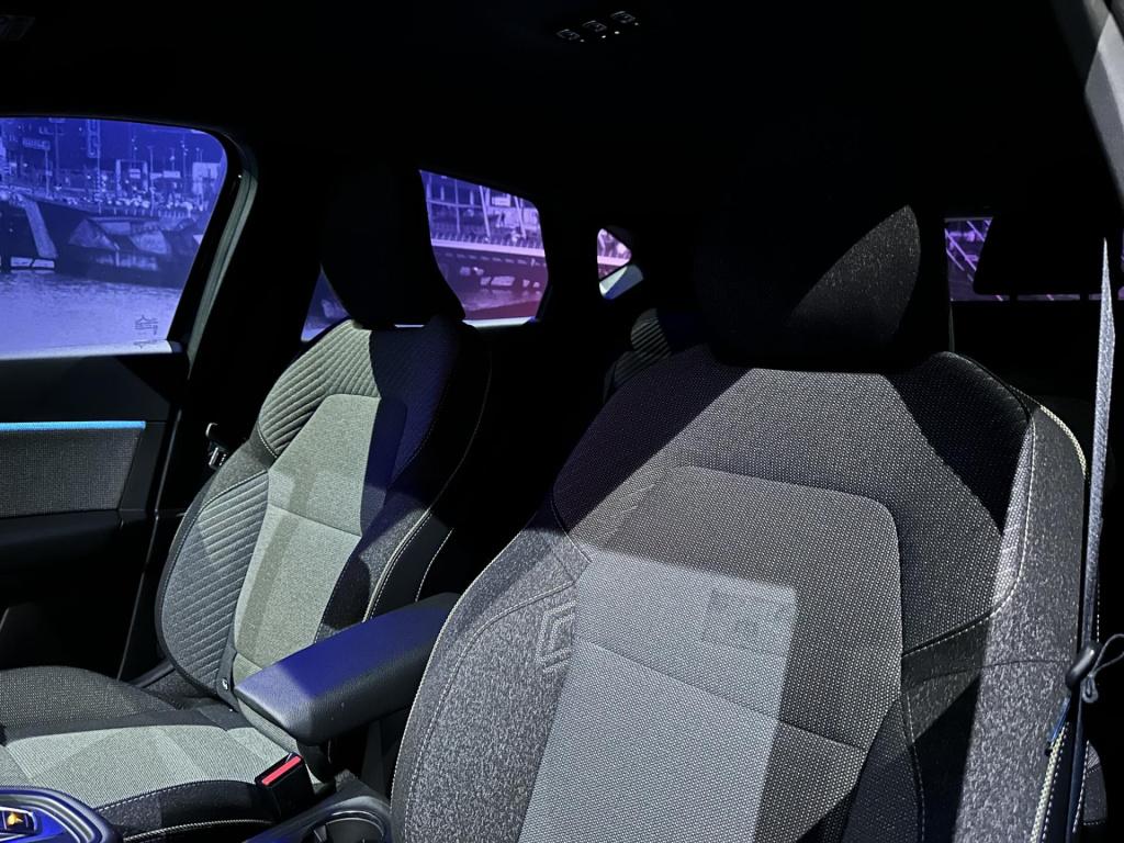 Renault Captur 1.3 mild hybrid 160 techno*camera*stuur&stoelverwaring*acc