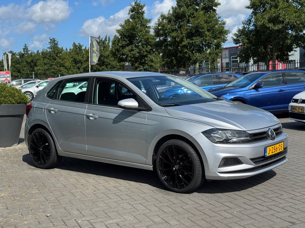 Volkswagen Polo 1.0 tsi highline * carplay * pdc 2x * airco * 18 inch