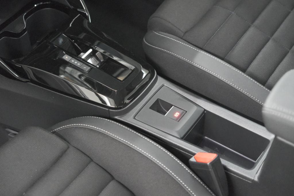 Citroen C3 Aircross 1.2 hybrid 145pk max | camera | dodehoekdetectie | appl
