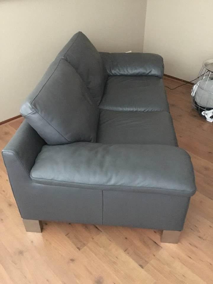 Te koop 2,5 zitsbank  donker grijs merk Natuzzi.