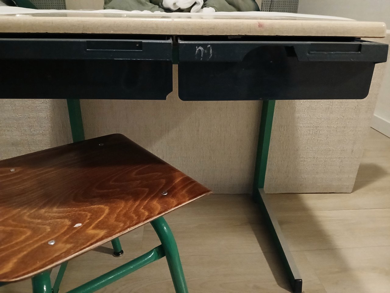Kinderbureau en stoel gratis