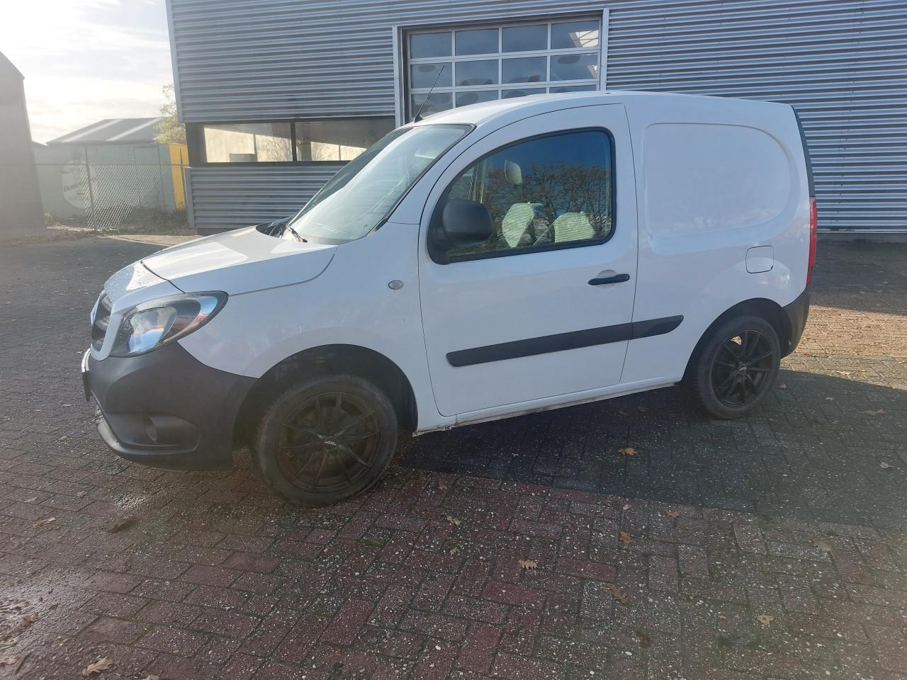 Mercedes citan bj 2015 2950 euro