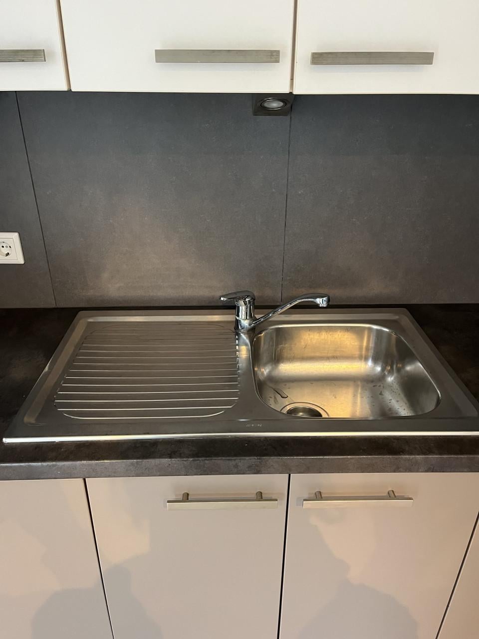 Te koop: Moderne hoekkeuken - Grijs/Wit