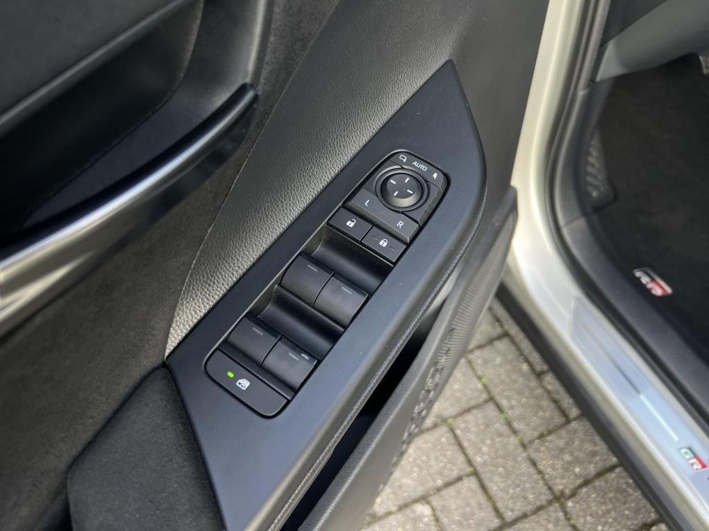 Toyota C-hr 2.0 phev 220 gr sp