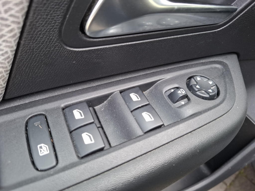 Citroen C4 130 eat8 shine automaat clima/lmv/nav/cam