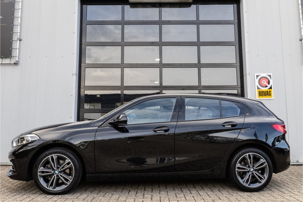BMW 1 Serie 118i sport line business edition ✅1jaarbovag✅cam✅nav✅apple✅cc