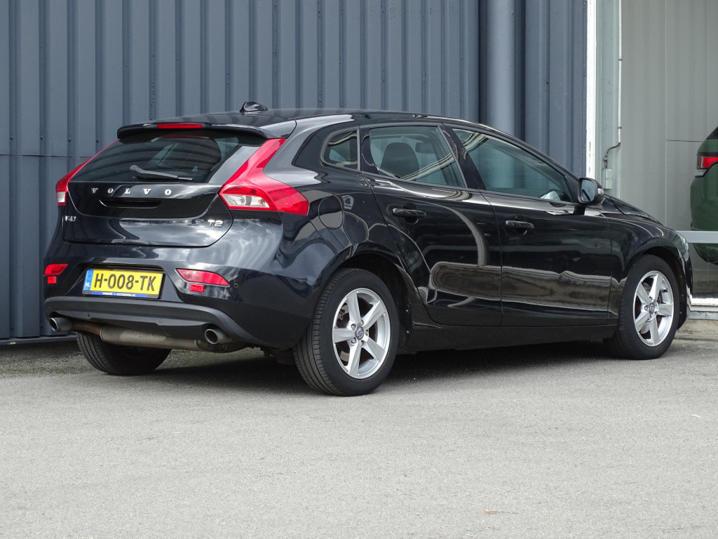 Volvo V40 1.6 t2 momentum | stoelverwarming | navi | bluetooth
