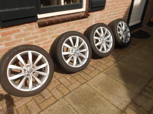 Vw volkswagen velgen Dijon 17 inch.