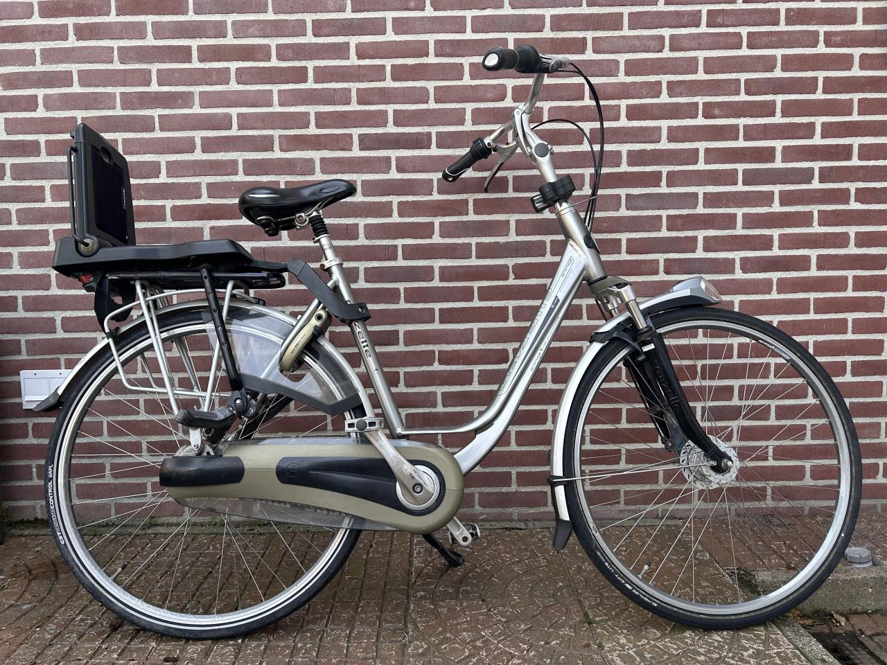 Mooie damesfiets met opklapbaar kinderzitje