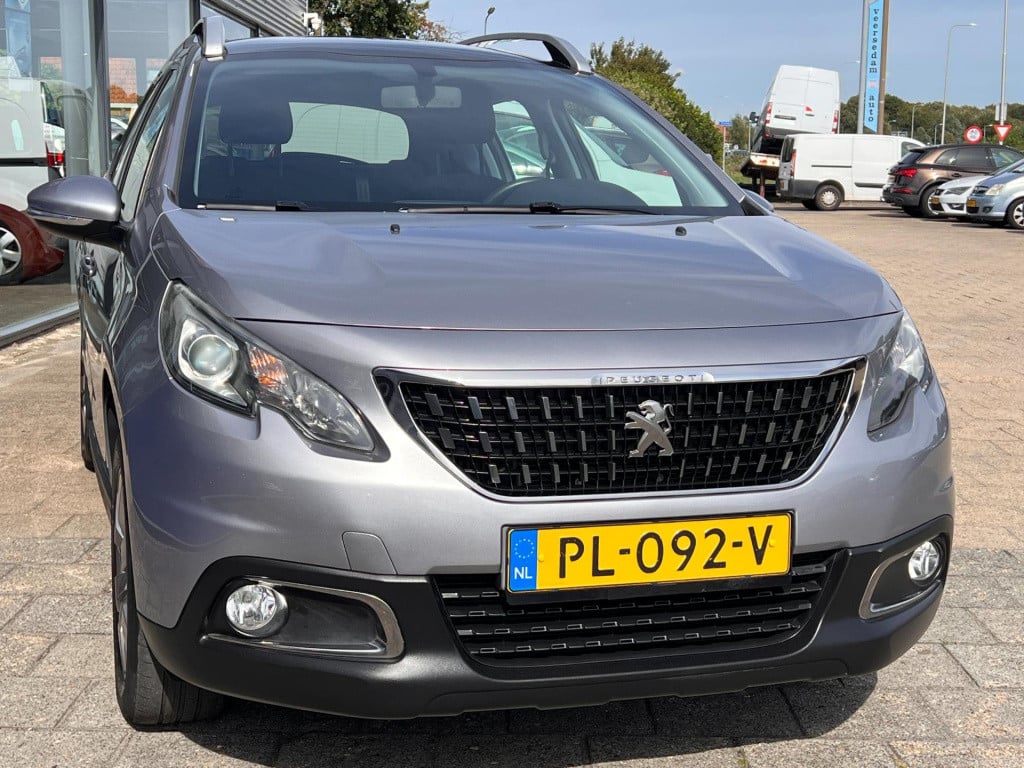 Peugeot 2008 1.2 puretech blue lion