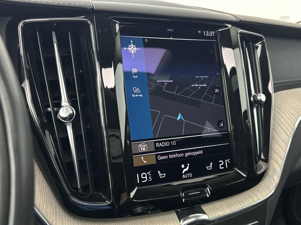 Volvo XC60 t6 340pk recharge r-design| trekhaak| pano| camera| adap.cruise