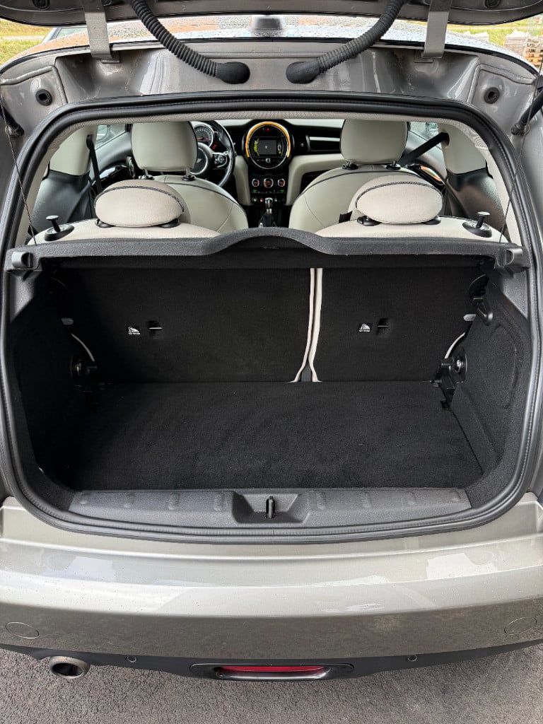 Mini Cooper 1.5 - chili - pano