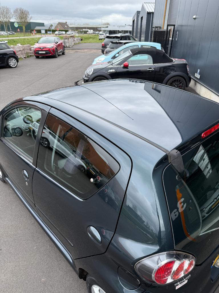 Toyota Aygo 1.0-12v aspiration green navigator
