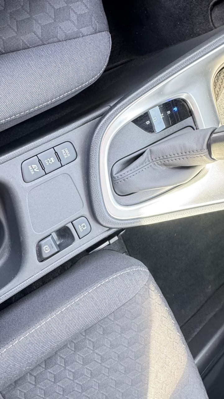 Toyota Yaris 1.5 hybrid 115 active