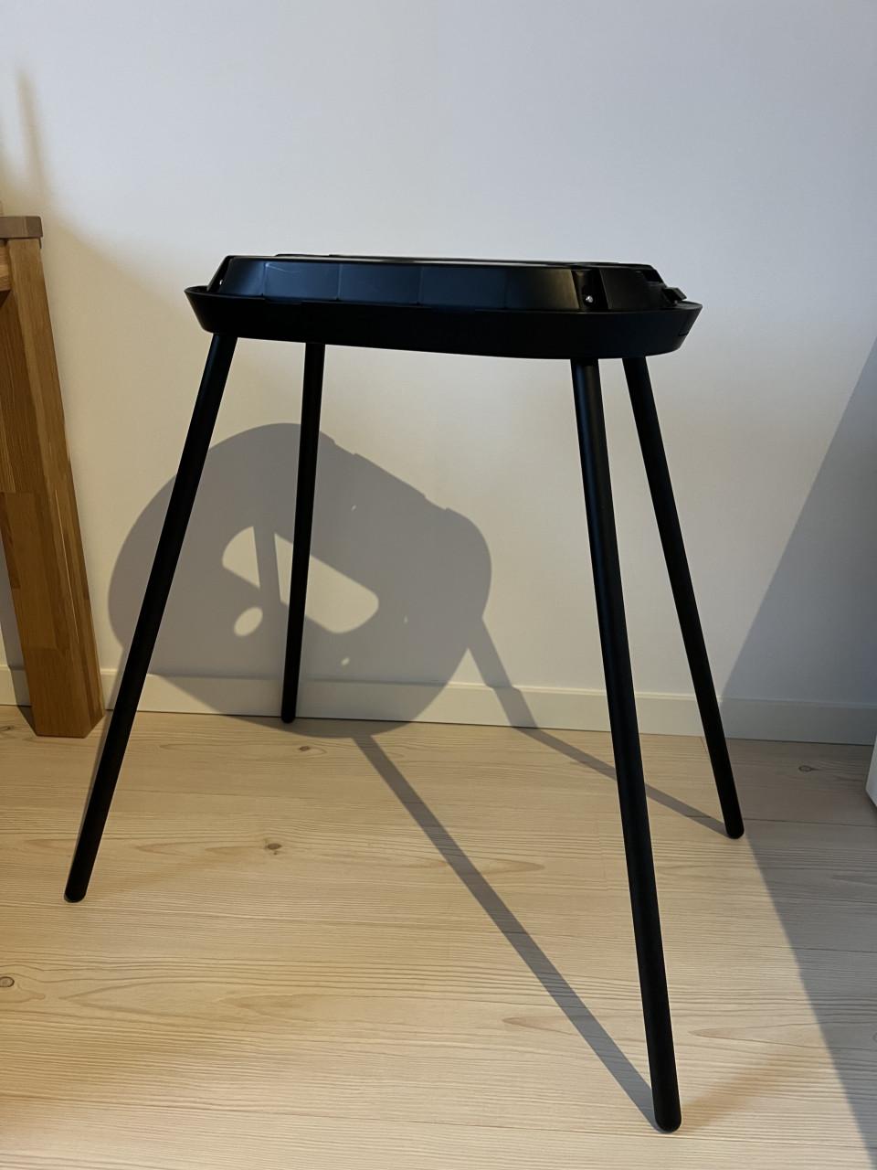 We-Too Badstandaard Zwart