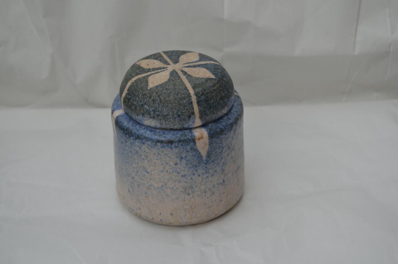 I.B. Keramiek in zeer goede staat: dekselpotje