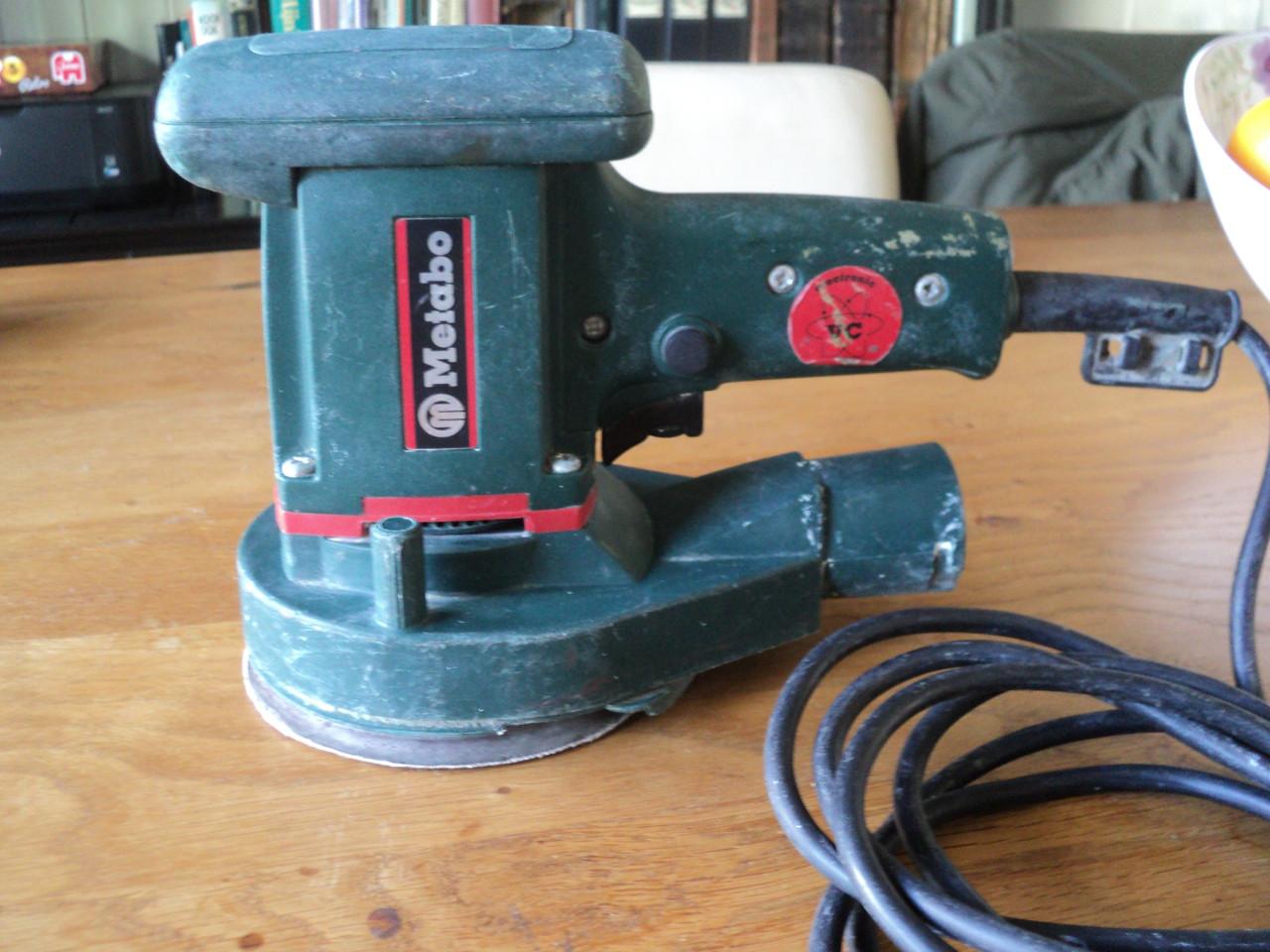 Metabo ronde schuurmachine met schuurschijven