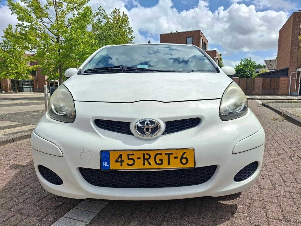 Toyota Aygo 1.0 comfort navigator / nl auto / nap