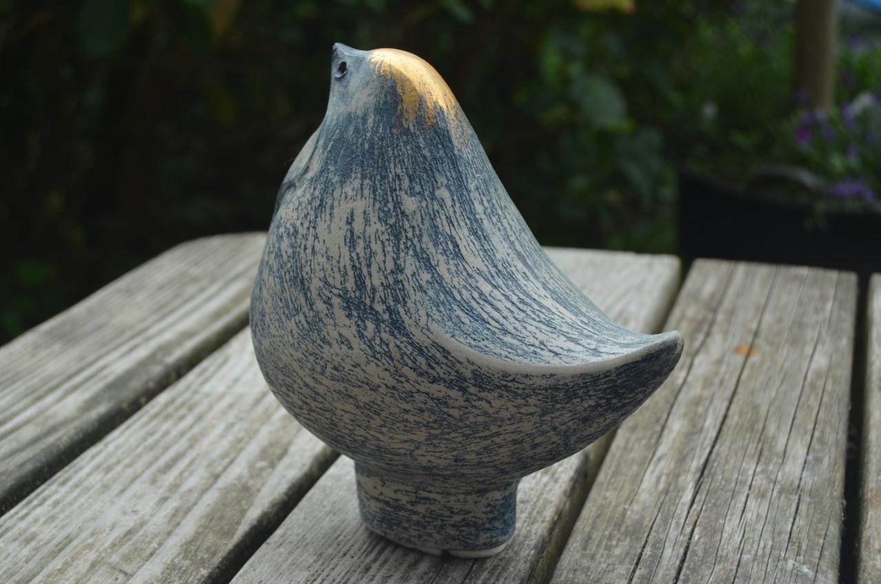 Klein keramiek vogeltje in prima staat