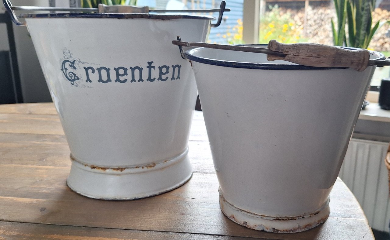 Brocante Emaille emmers