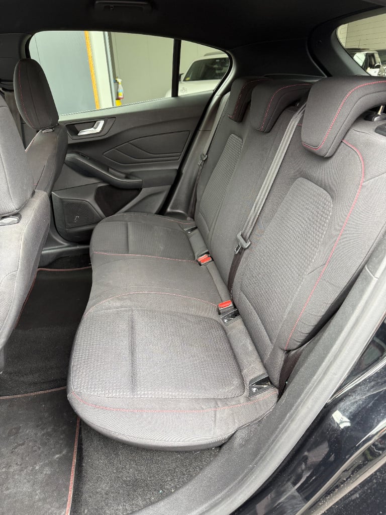 Ford Focus 1.0 ecoboost st line business