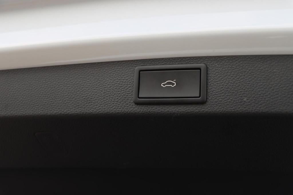 Skoda Karoq 1.5 tsi sportline 150pk dsg7 voor+achterbankverwarming | stuurv