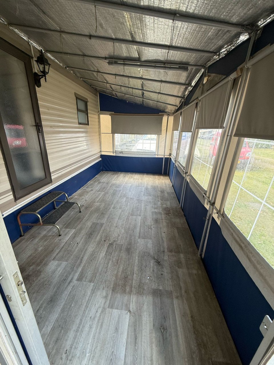 Nette Stacaravan 11/3,70 m... Met Transport