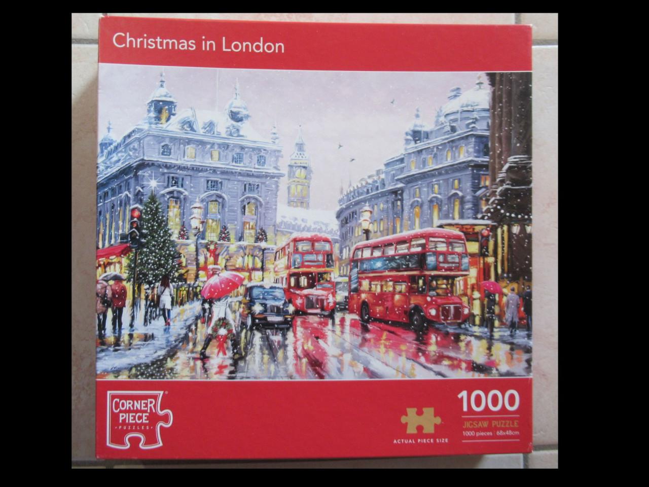 7 verschillende volledige leuke puzzels van 1000 stukjes, zo goed als nieuw