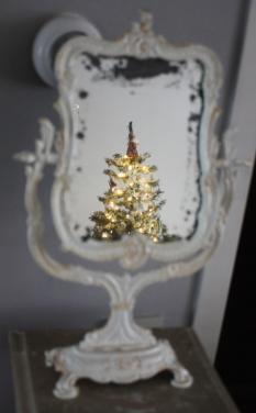 Mooie zware barok spiegel op voet