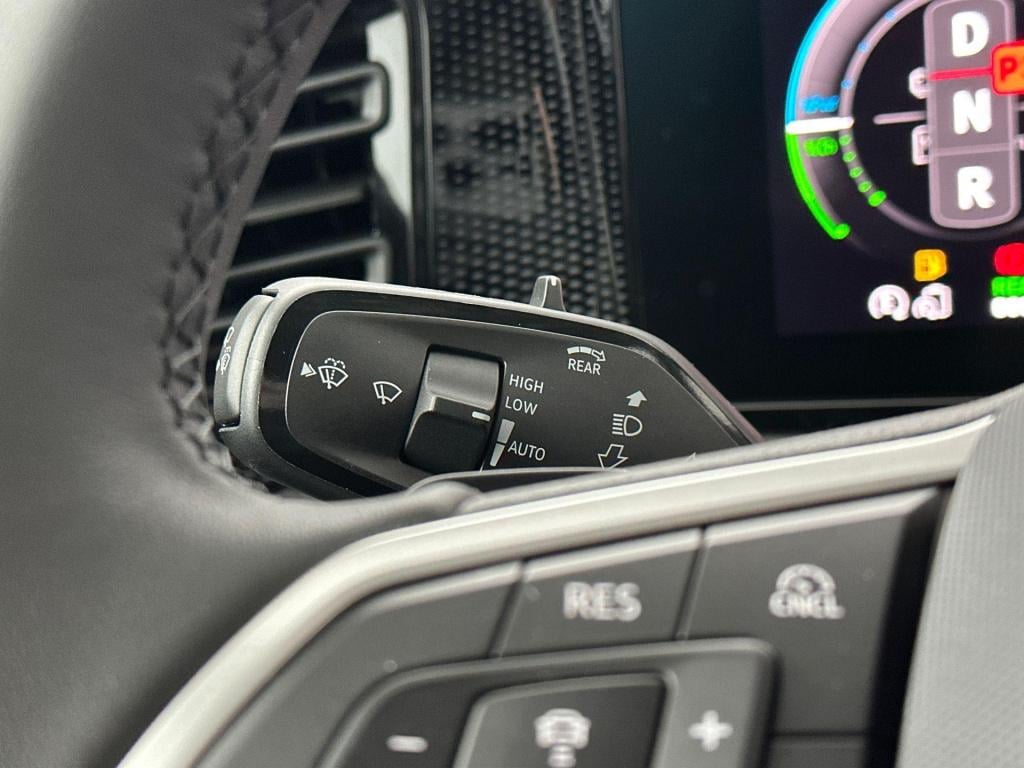 Volkswagen Tiguan life edition 1.5 ehybrid 150 kw / 204 pk