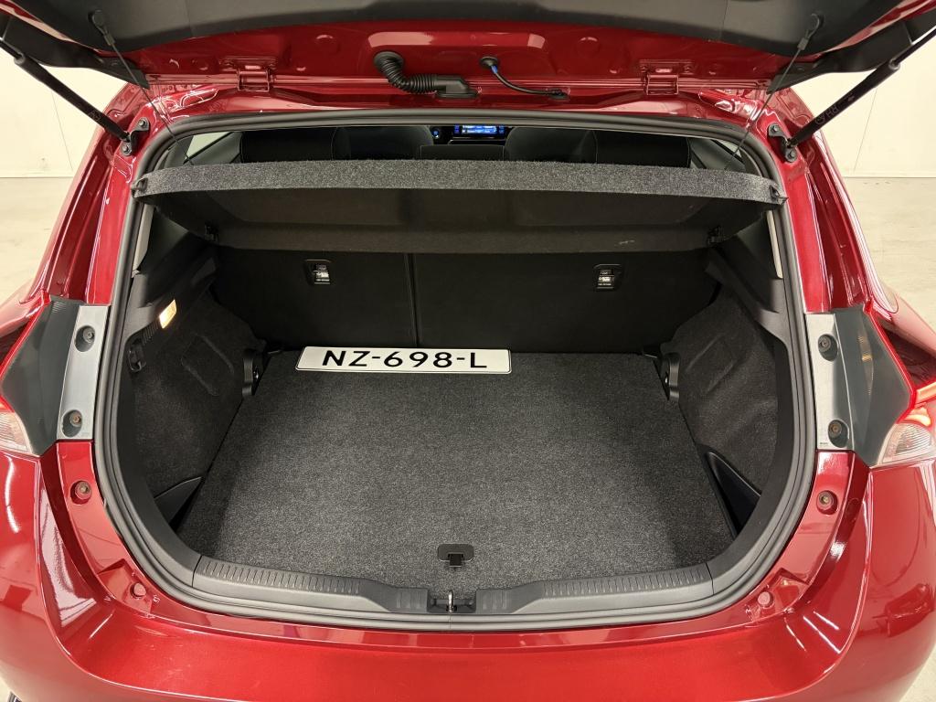 Toyota Auris 1.2t volcano edition
